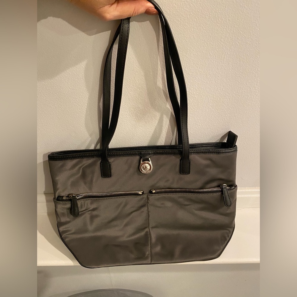 Michael Kors purse, Great condition!